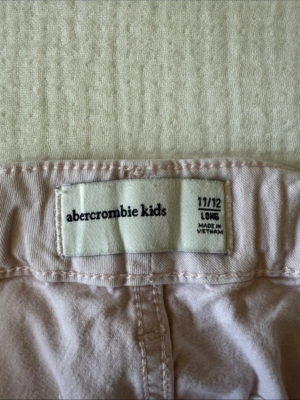Abercrombie kids Girls Pale Pink Wide Leg Cargo Pants. Size 11/12 Long. Like new
